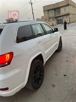 جیپ گراند شیرۆکی